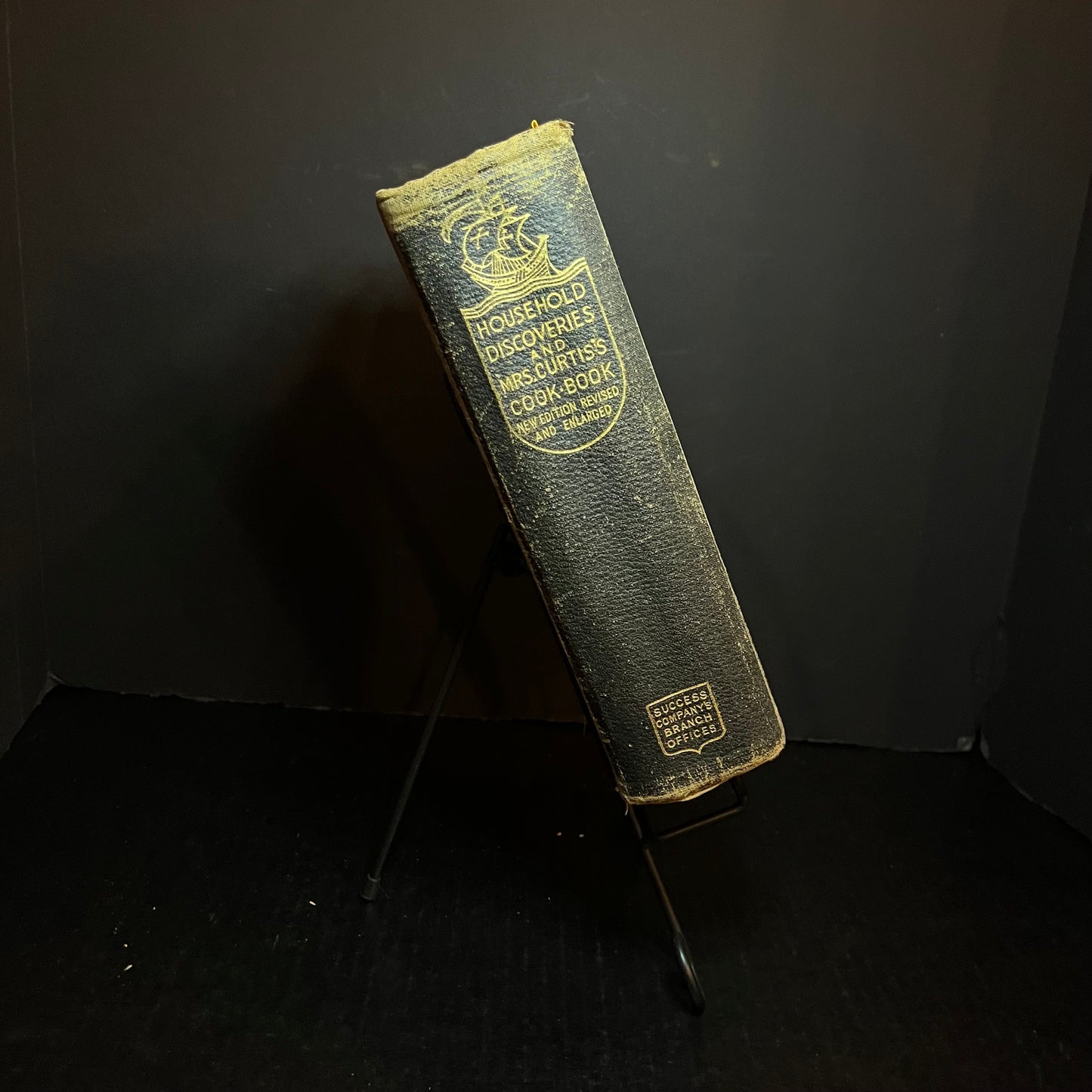 Household Discoveries and Mrs. Curtis Cookbook - Sydney Morse - 1914