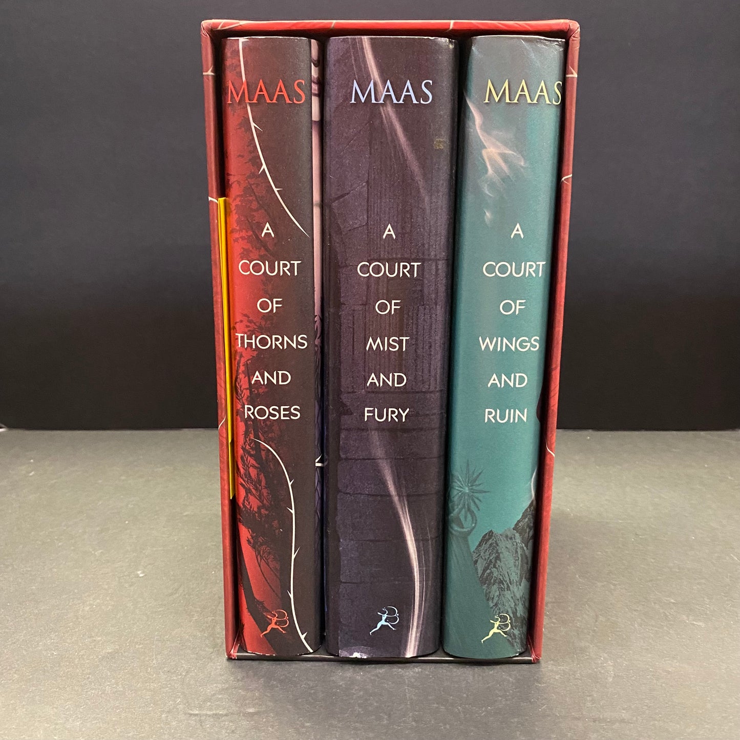 A Court of Thorns and Roses Trilogy - Sarah J. Mass - 2017