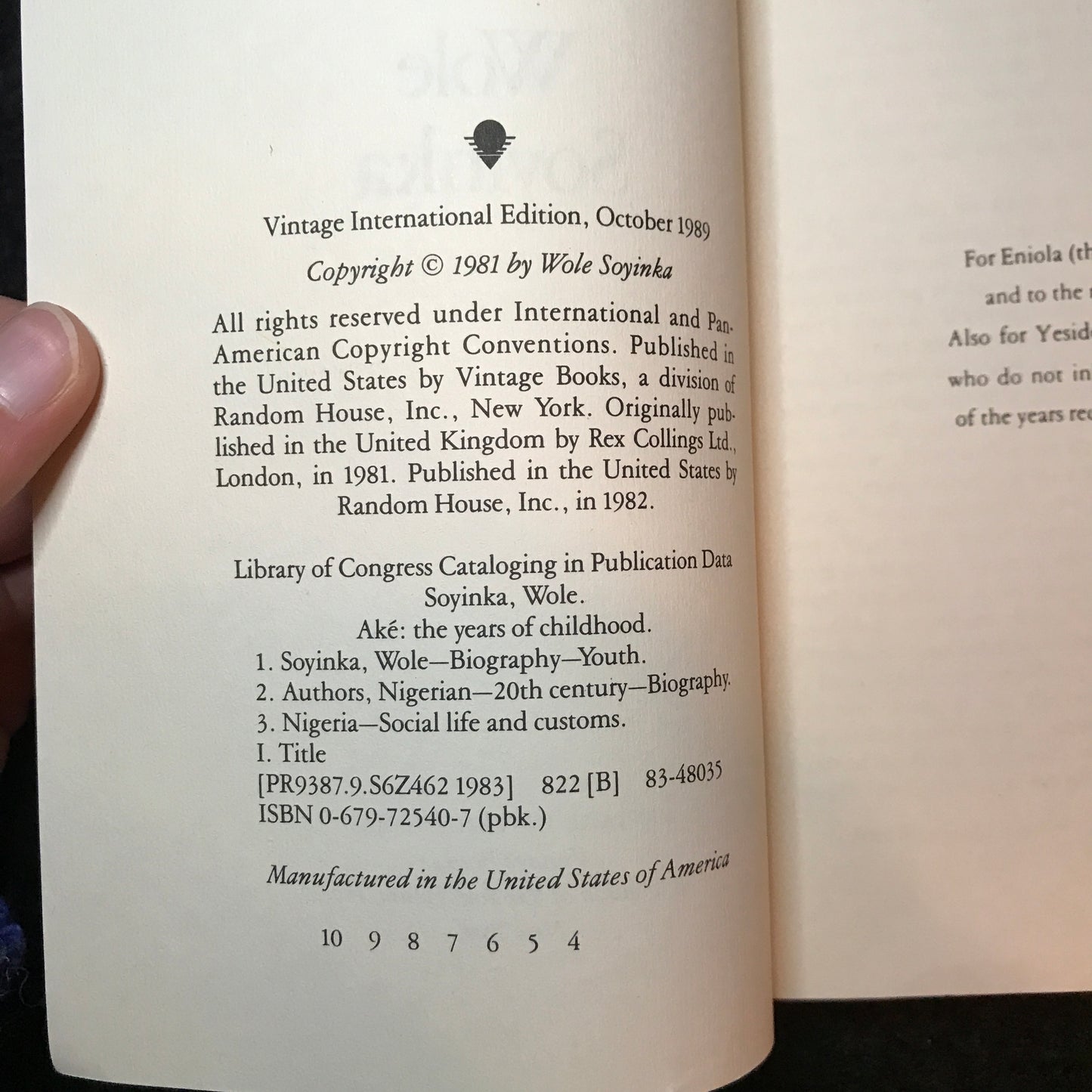Aké: The Years of Childhood - Wole Soyinka - Signed - Vintage International Edition - 1989