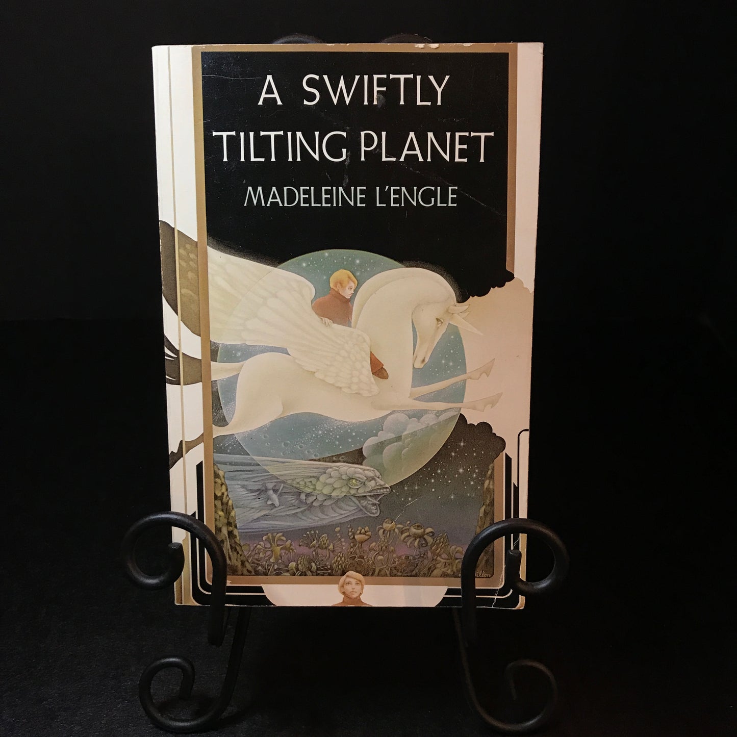 A Swiftly Tilting Planet - Madeleine L'Engle - Signed - 1978