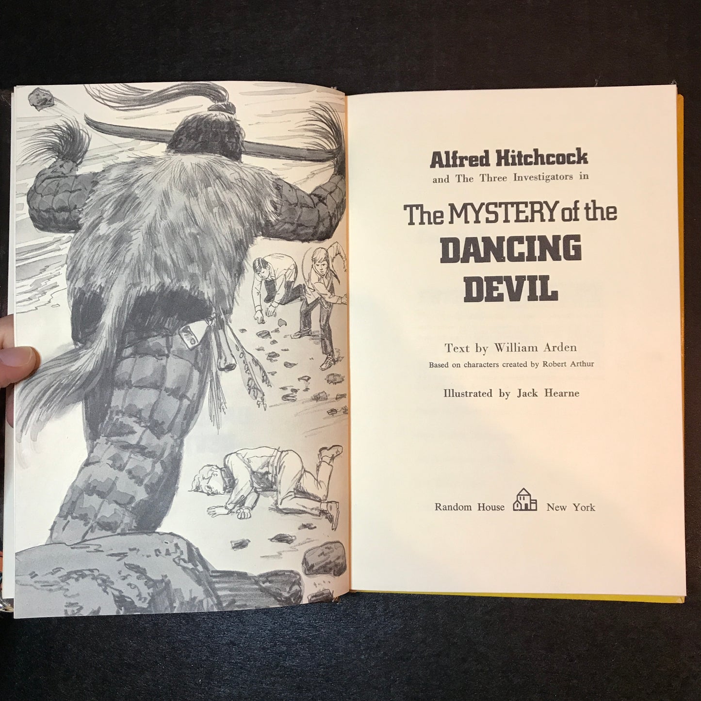 The Mystery of the Dancing Devil - William Arden - Alfred Hitchcock - 1st Print - 1976