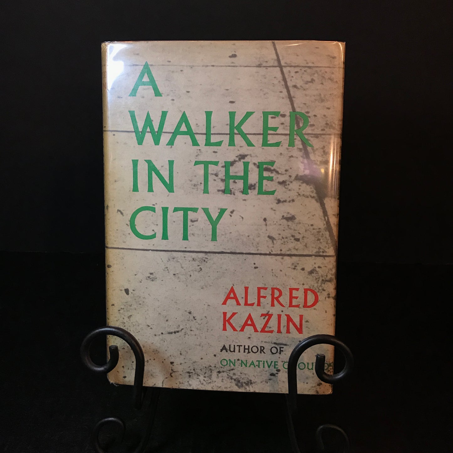 A Walker In The City - Alfred Kazin - Frontispiece by Georgia O'Keefe - 1951