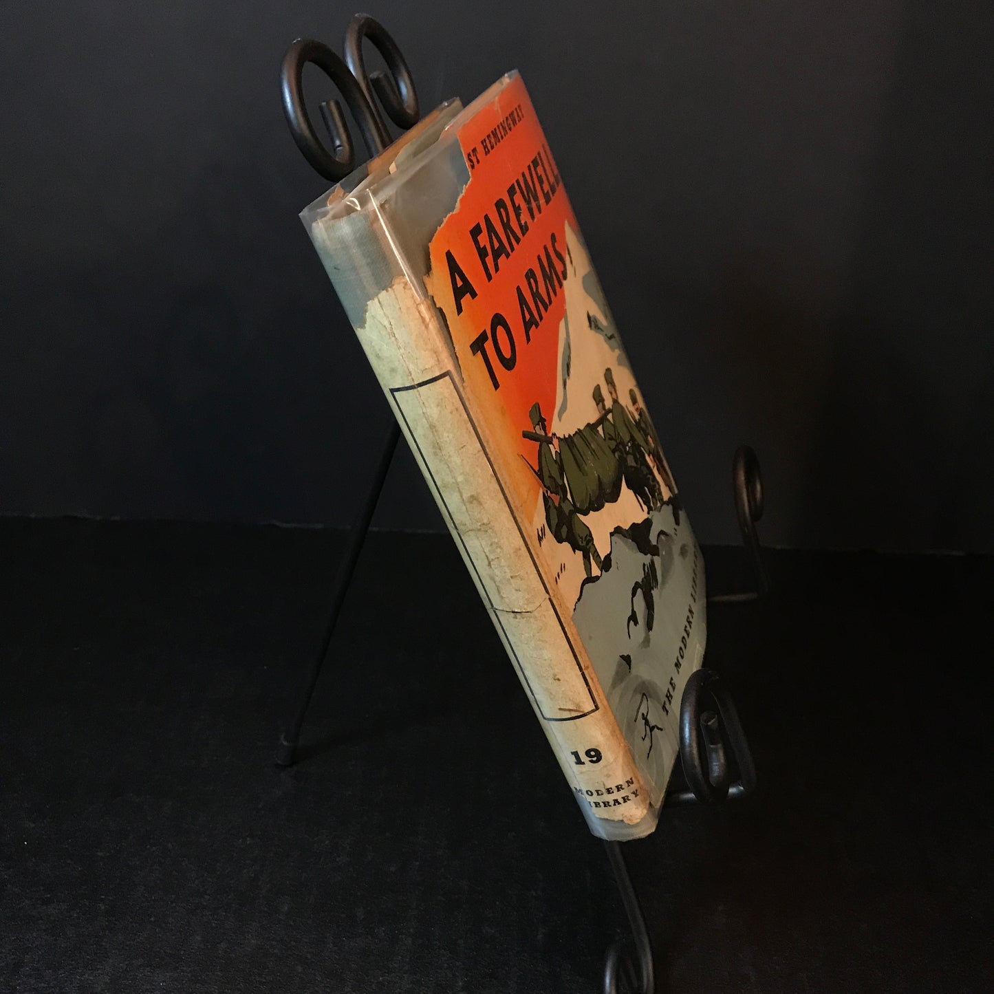 A Farewell To Arms - Ernest Hemingway - Modern Library - 1932