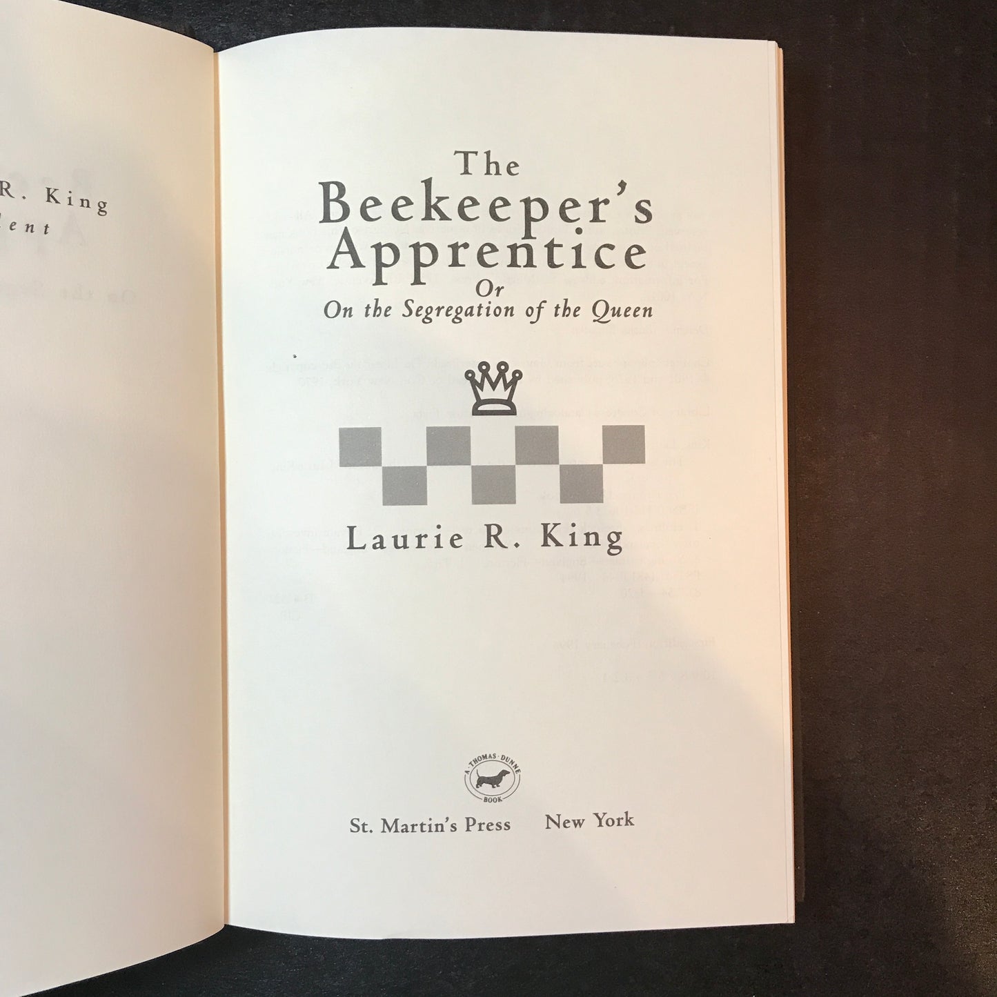 The Beekeeper's Apprentice - Laurie R. King - 1st Edition - 1994