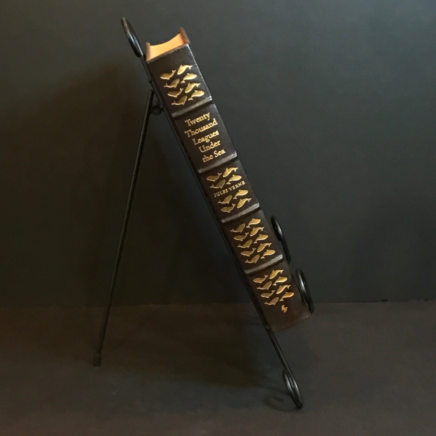 Twenty Thousand Leagues Under the Sea - Jules Verne - Easton Press - 1984