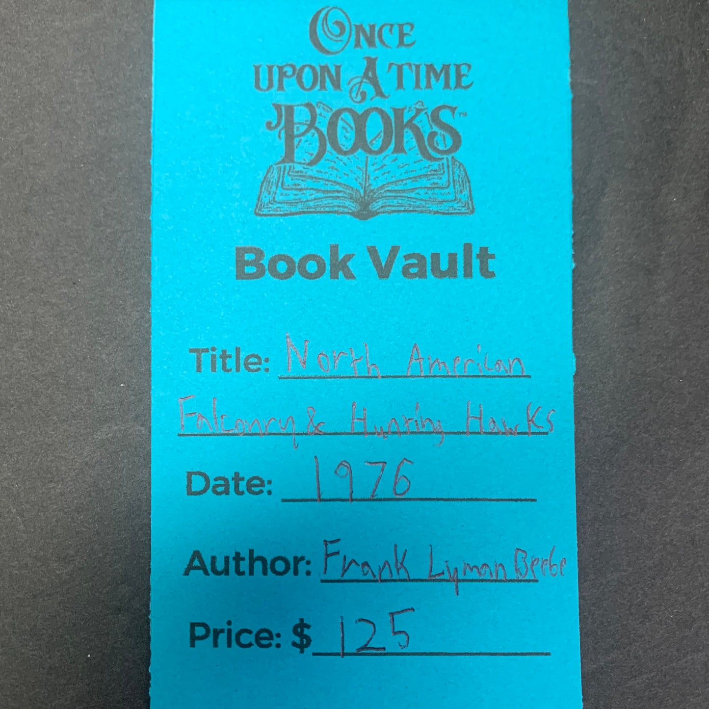 North American Falconry and Hunting Hawks - Frank Lyman Beebe - 1976