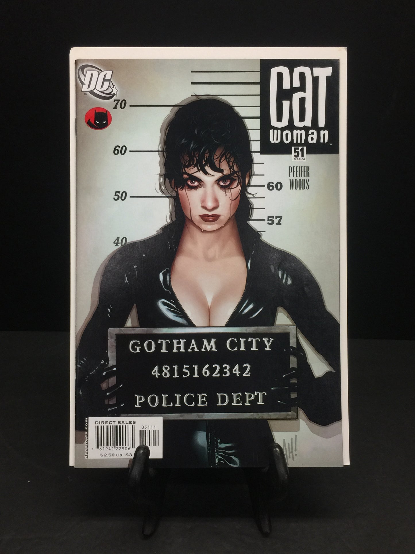 Catwoman 51 - Will Pfeifer - Classic Adam Hughes Cover - 2006