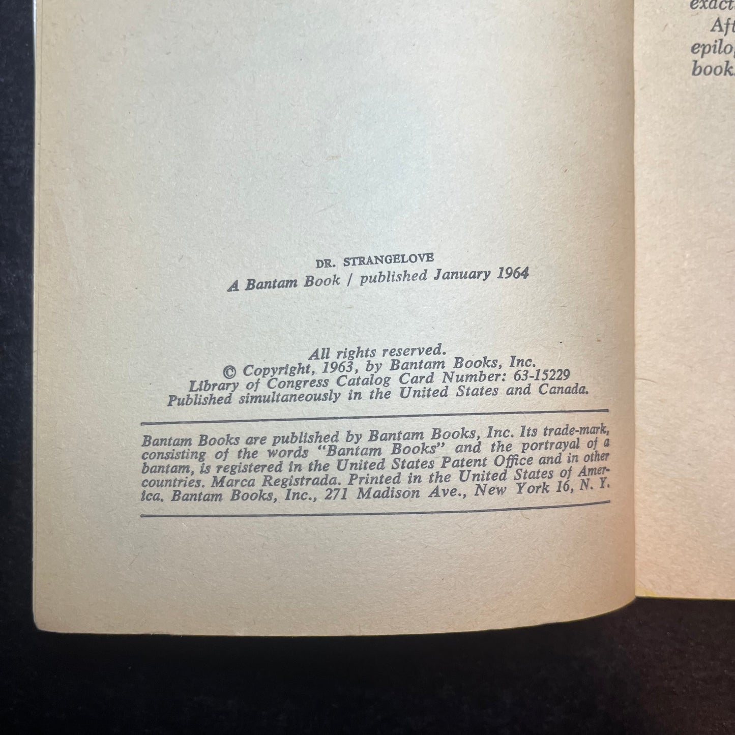 Dr. Strangelove or: How I Learned to Stop Worrying and Love the Bomb - Peter George - 1964