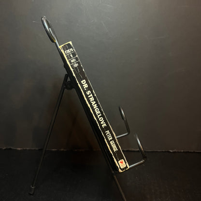 Dr. Strangelove or: How I Learned to Stop Worrying and Love the Bomb - Peter George - 1964