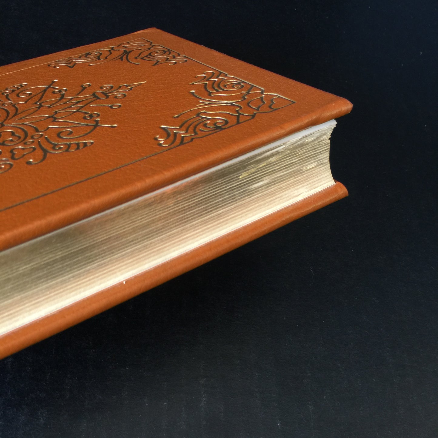 Gulliver's Travels - Jonathan Swift - Easton Press - Bottom Edge Wear - Gilt Loss to Text Block - 1976