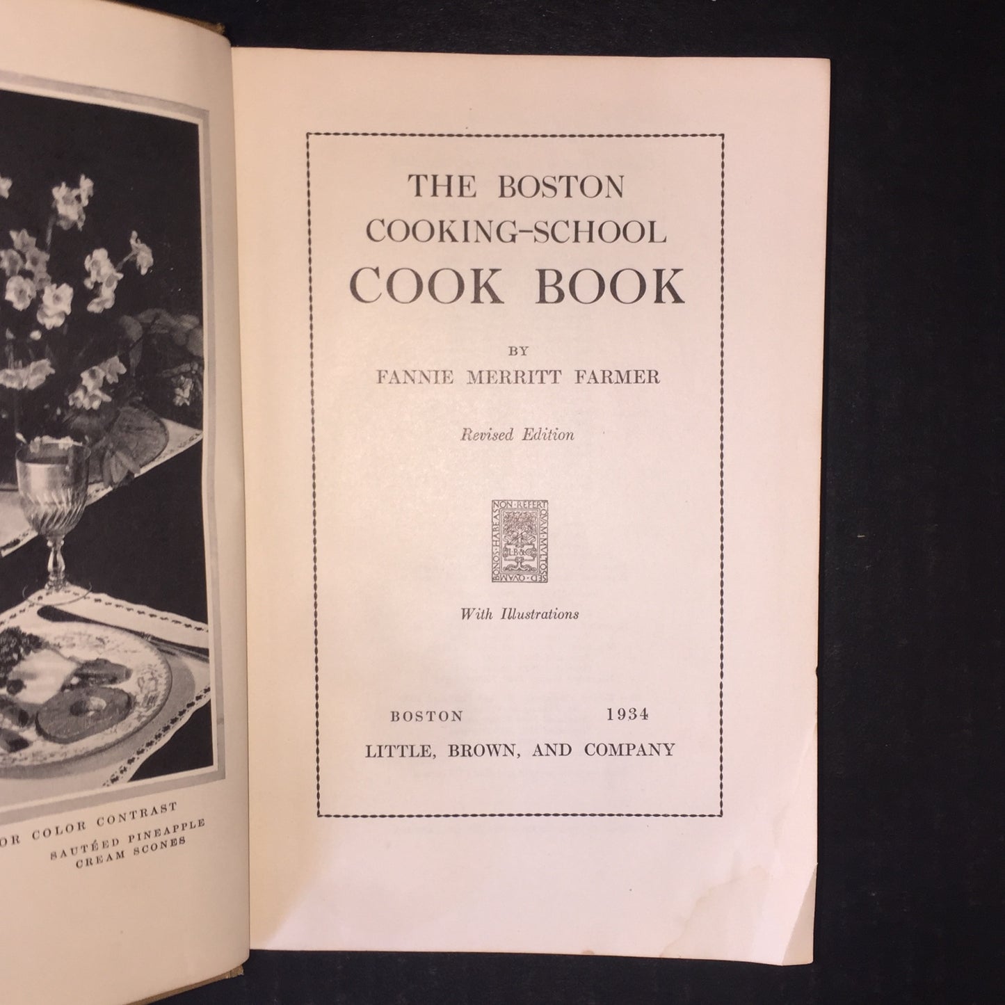 The Boston Cooking School Cook Book - Fannie M. Farmer - 1934