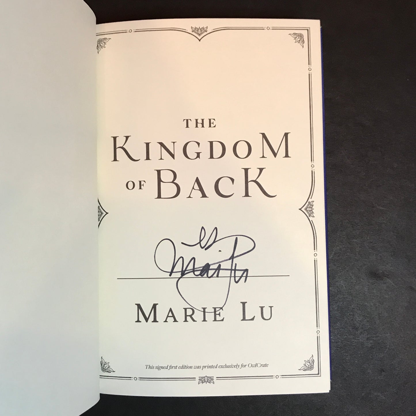 The Kingdom of Black - Marie Lu - Signed - 2020