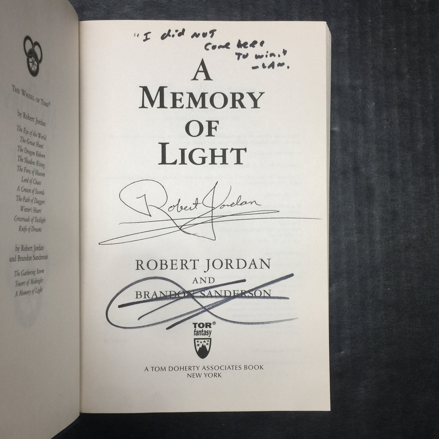 A Memory of Light - Robert Jordan and Brandon Sanderson - First Edition - Signed Twice - 2012