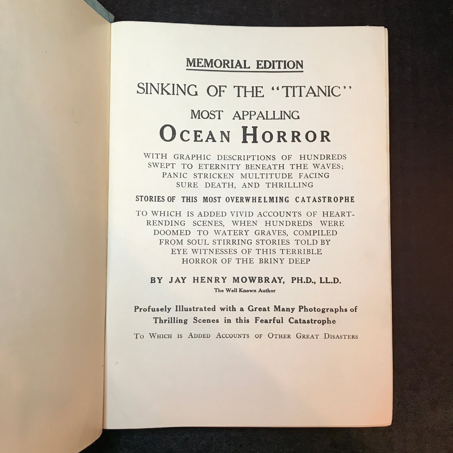 Sinking of the Titanic - Memorial Edition - Jay Henry Mowbray - 1912