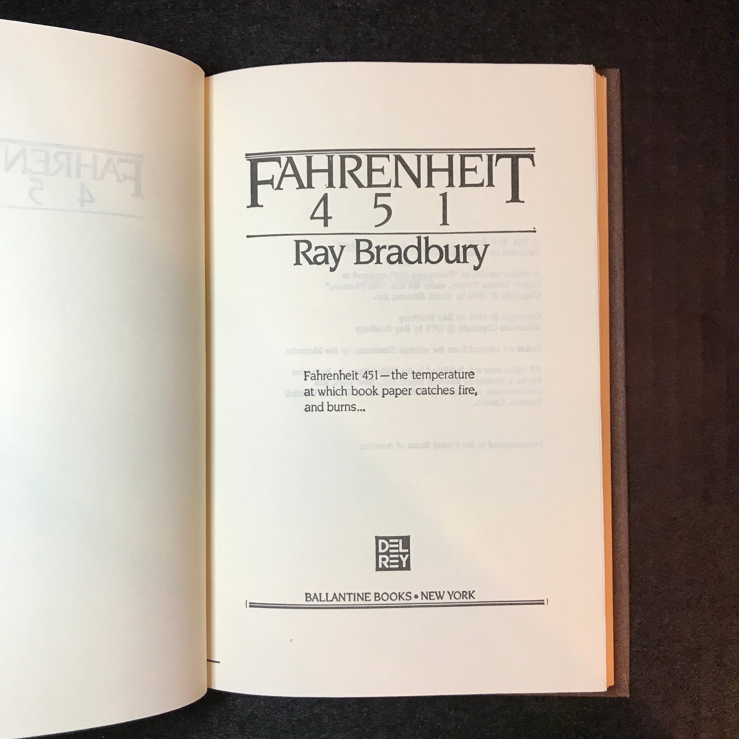 Fahrenheit 451 - Ray Bradbury - Book Club Edition - 1979