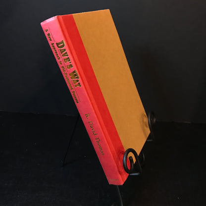Dave's Way: A New Approach to Old-Fashioned Success - R. David Thomas - Signed - 1st Edition - 1991