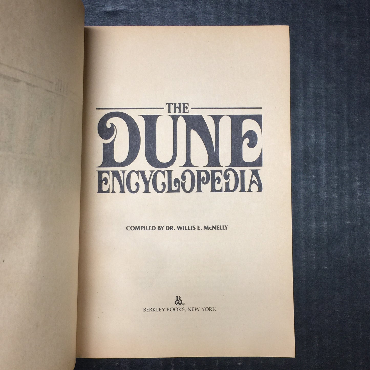 The Dune Encyclopedia - Frank Herbert - 1984