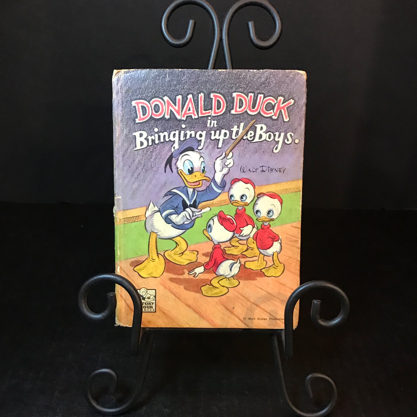 Donald Duck in Bringing up the Boys - Walt Disney - 1948