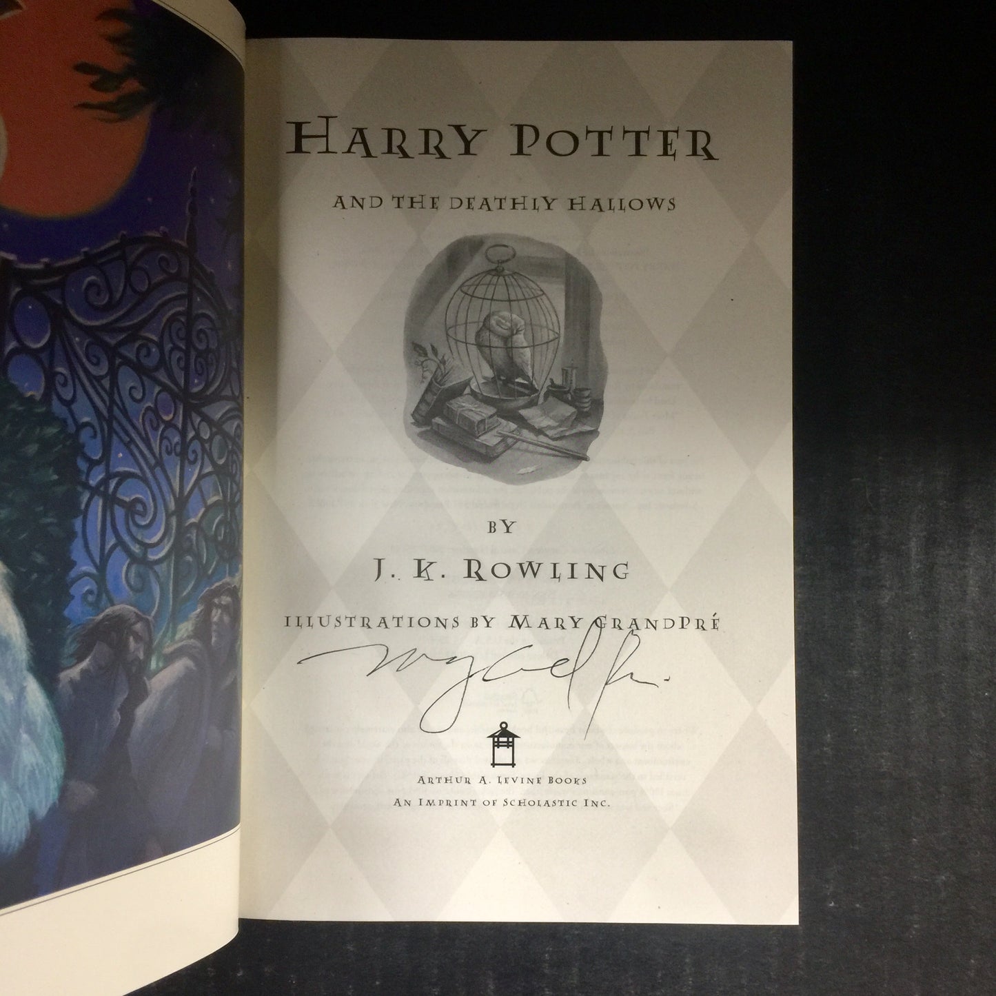 Harry Potter and The Deathly Hallows - J.K. Rowling - Signed by Illustrator - Deluxe Edition - 2007