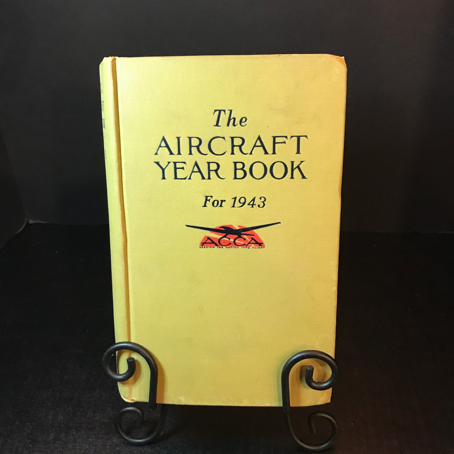 The Aircraft Yearbook for 1943 - Aeronautical Chamber of Commerce of America - 1943
