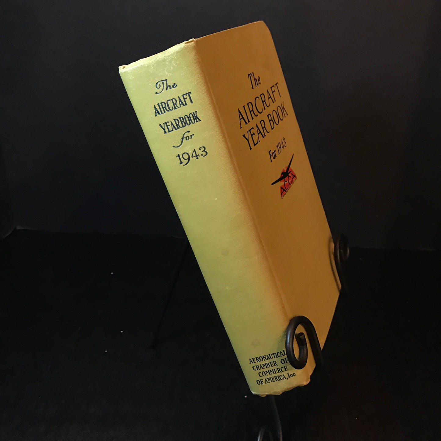 The Aircraft Yearbook for 1943 - Aeronautical Chamber of Commerce of America - 1943