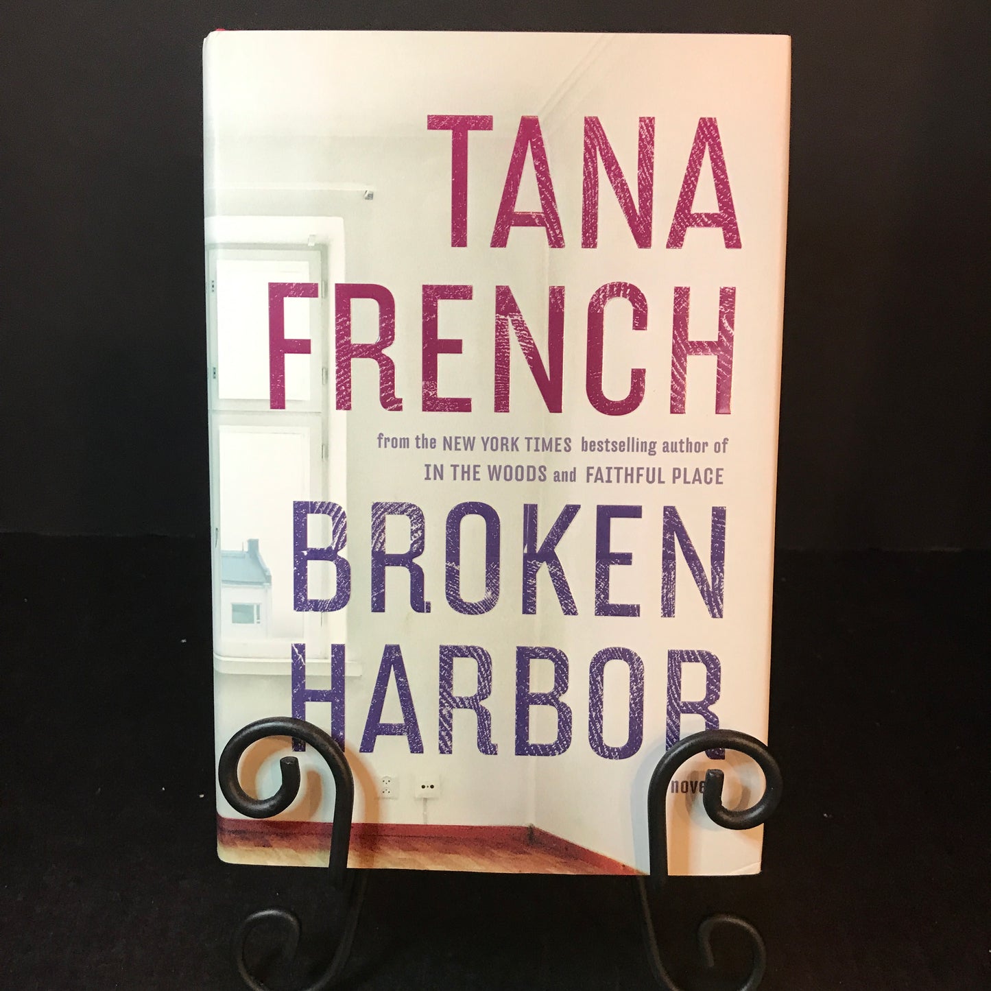 Broken Harbor - Tana French - Signed - 1st Edition - 2012