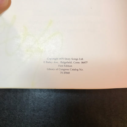 Looking... Seeing - Harry Chapin - 1st Edition - Signed - 1975