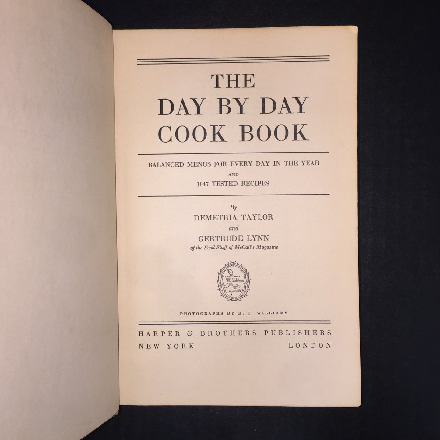 The Day by Day Cook Book - Demetria Taylor and Gertrude Lynn - 1939