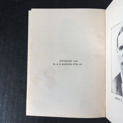 Home Taxidermy for Pleasure and Profit - Albert B. Farnham - 1944