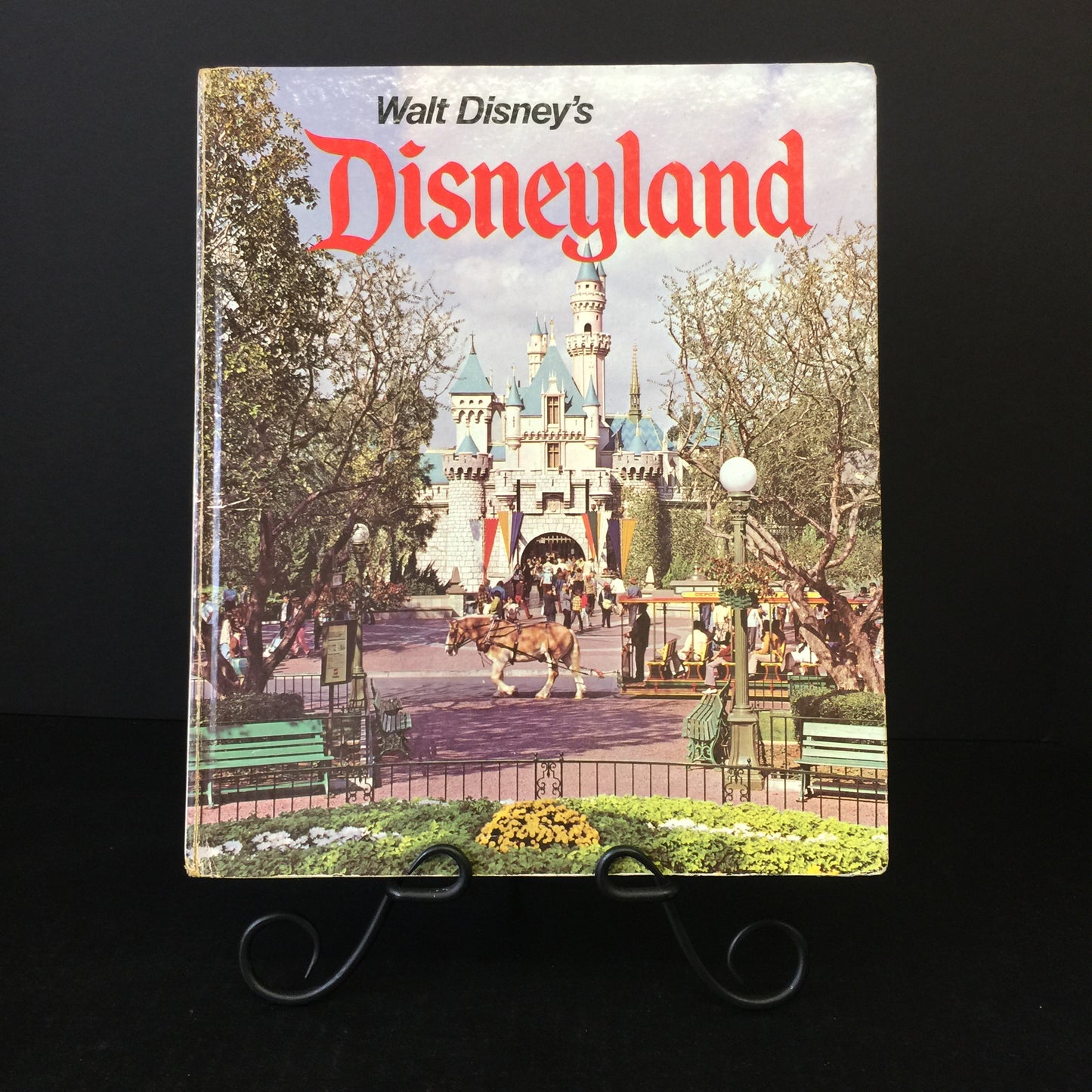 Walt Disney's Disneyland - Martin A. Sklar - Signed by The Goofy - 1969