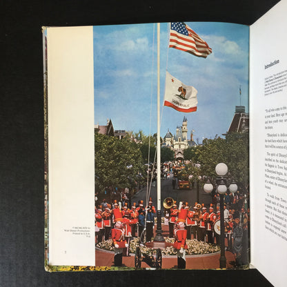 Walt Disney's Disneyland - Martin A. Sklar - Signed by The Goofy - 1969