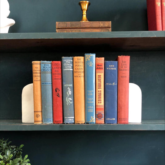 Vintage Hardcover Books by the Foot: Decorative Reader Bundle