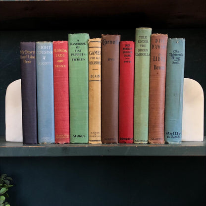 Vintage Hardcover Books by the Foot: Juvenile Readers