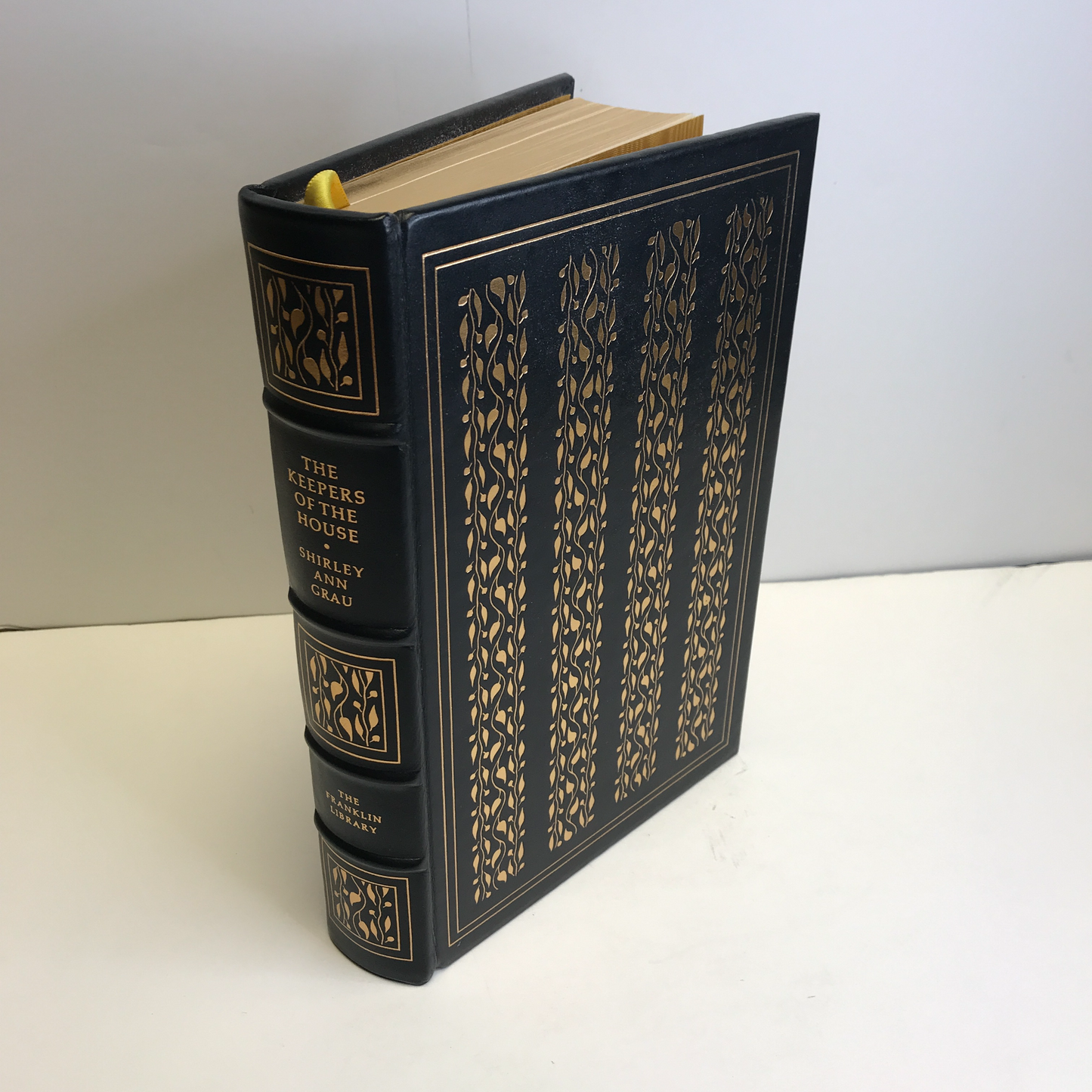 The Keepers of the House - Shirue Grau - Franklin Library - 1977