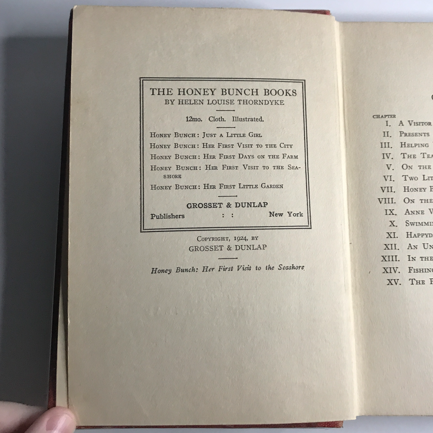 Honey Bunch: Her First Visit to the Seashore - Helen Louise Thorndyke - 1924