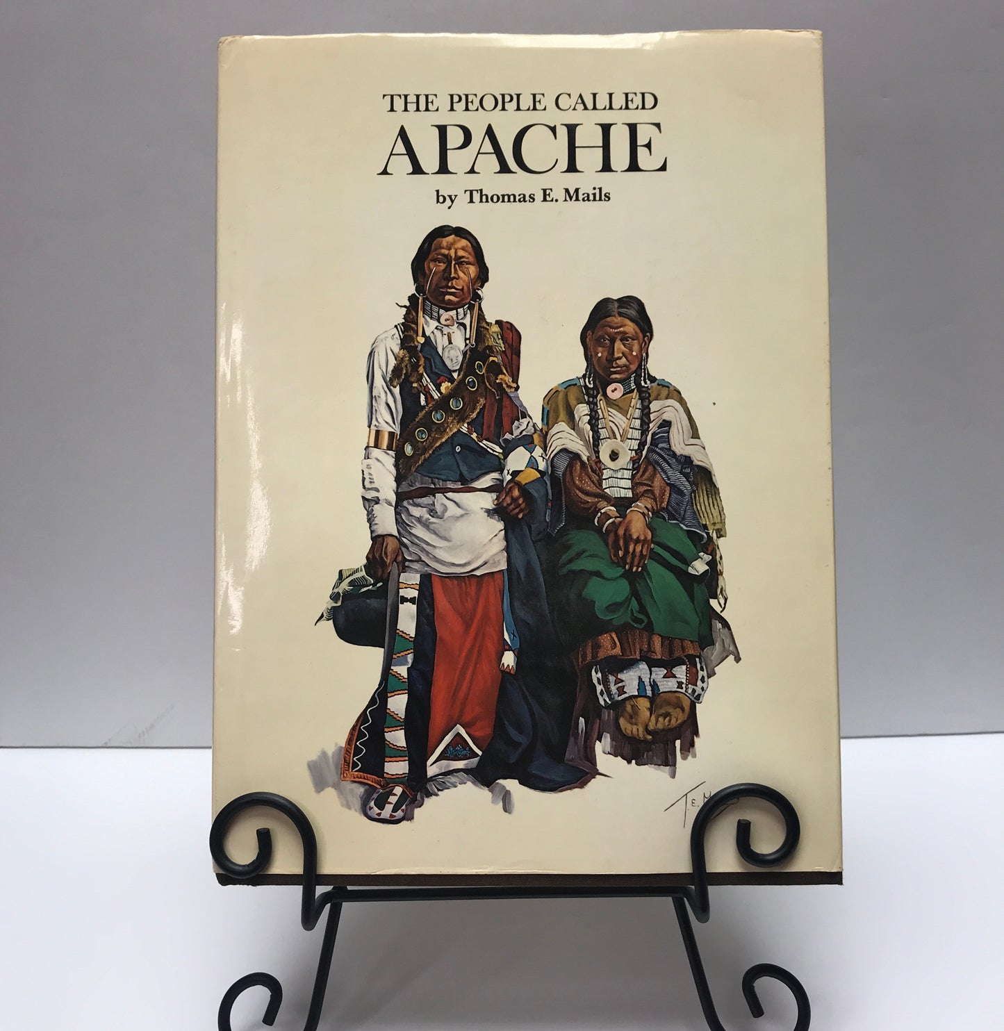 The People Called Apache - Thomas E. Mails - 1974