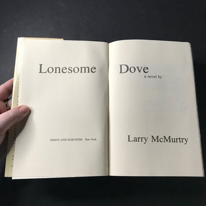 Lonesome Dove - Larry McMurtry - 1985 - Book Club Edition