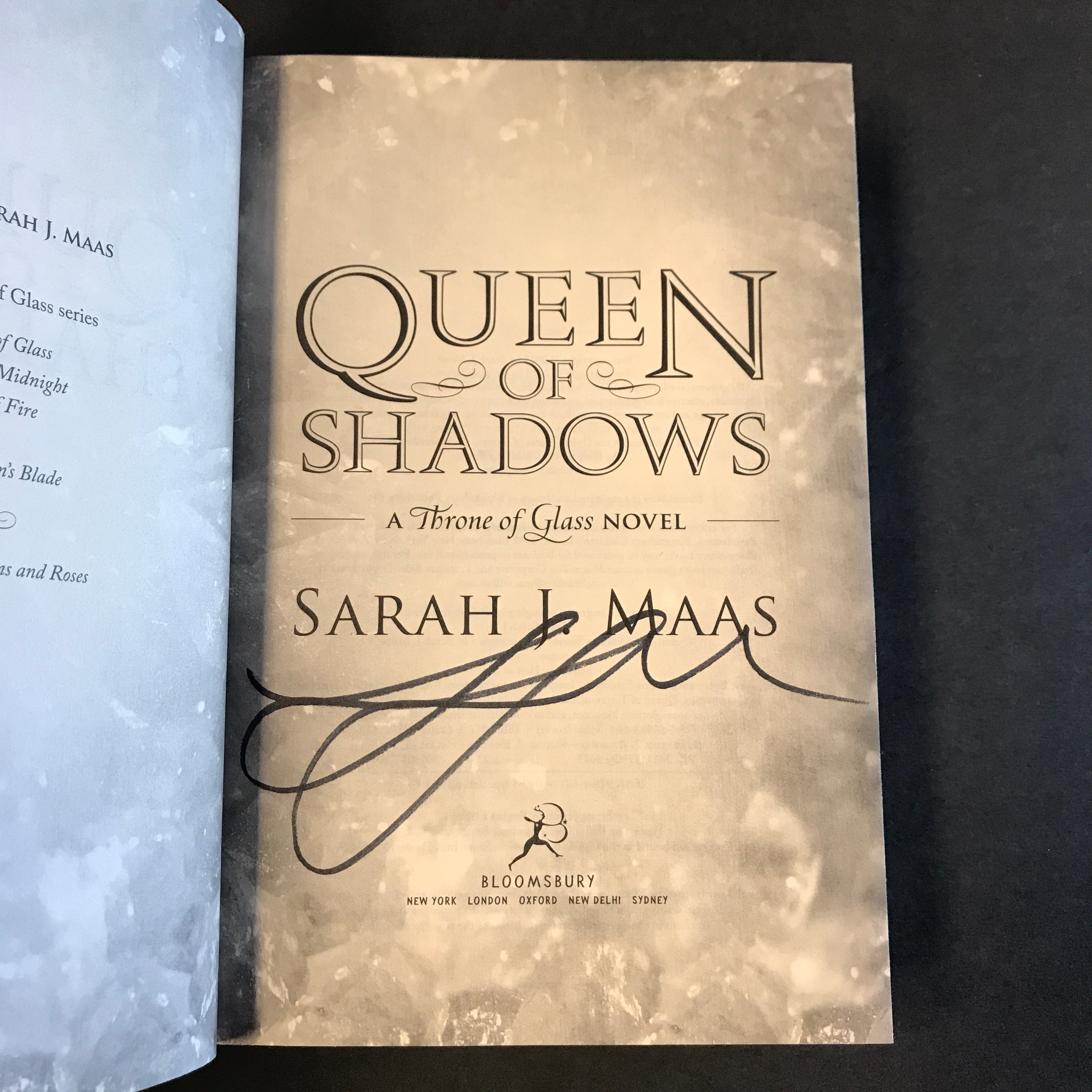 Queen of Shadows by Sarah store J. Maas Signed