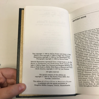 Medicinal Plants - Steven Foster and James A. Duke - Roger Terry Peterson Field Guides - Easton Press - 1990