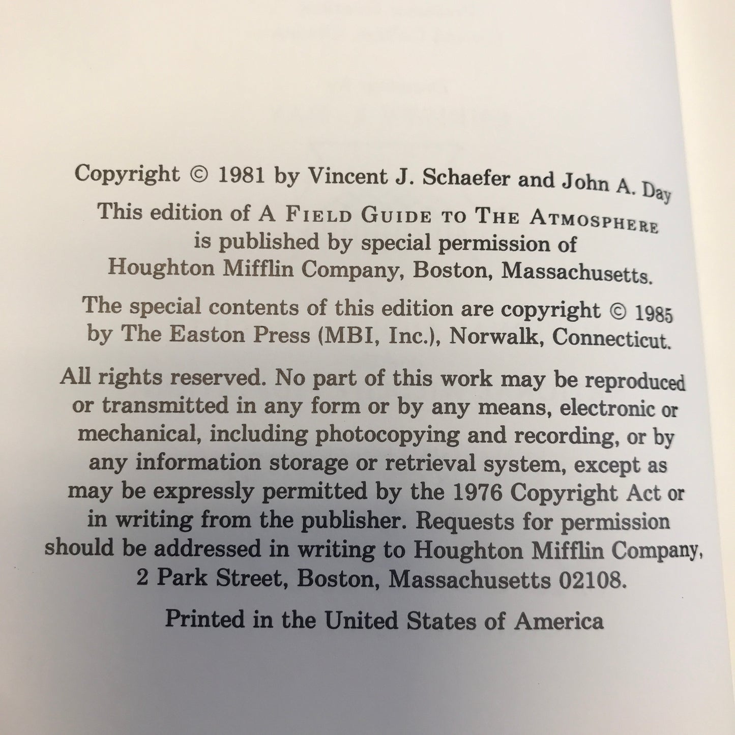 Atmosphere - Vincent J. Schaefer and John A. Day - Roger Terry Peterson Field Guides - Easton Press - 1985