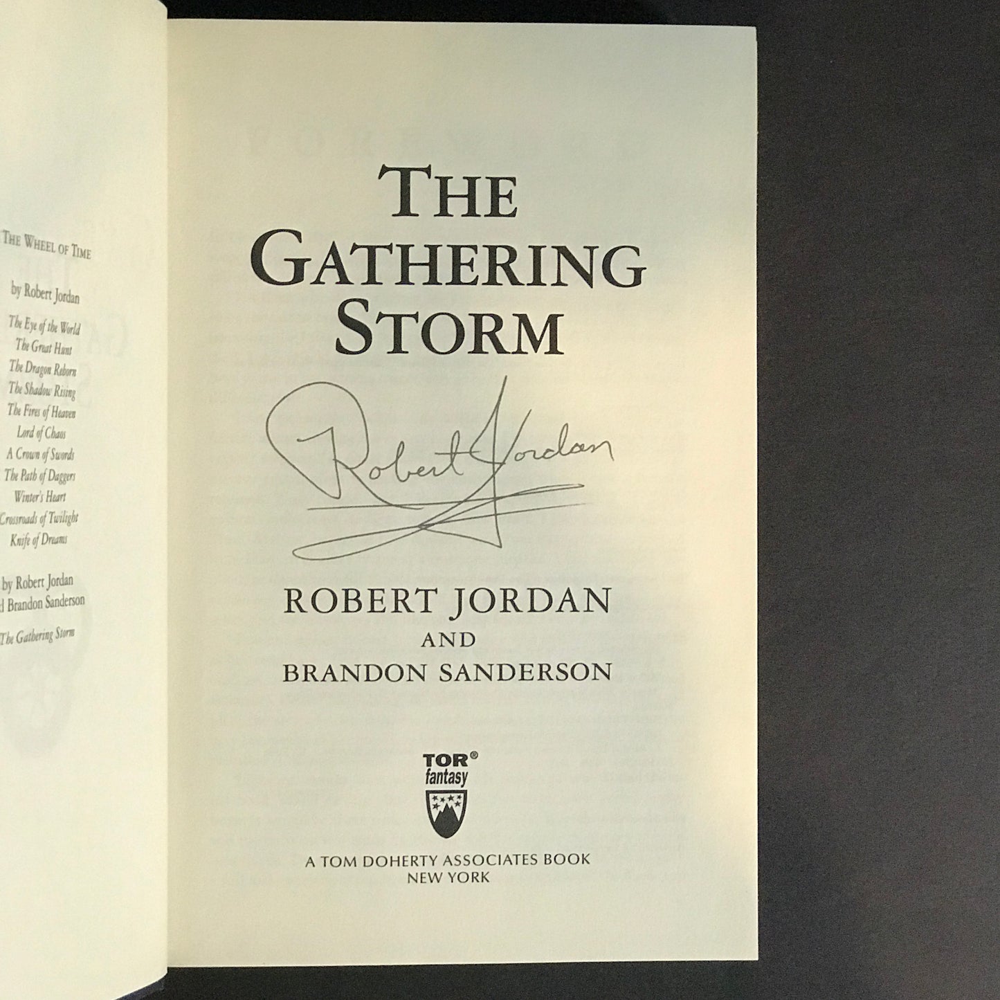 The Gathering Storm - Robert Jordan and Brandon Sanderson - 1st Edition - 2009