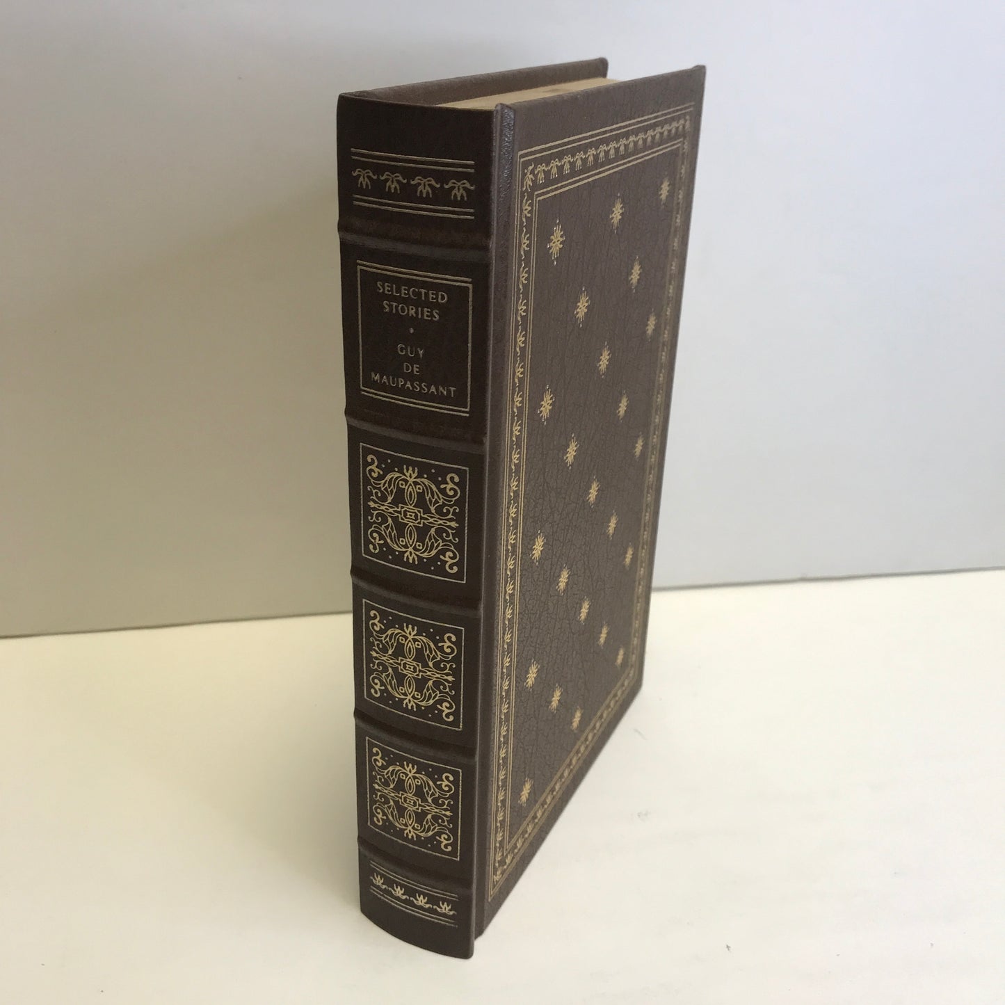 Selected Stories - Guy de Maupassant - Franklin Library - 1983