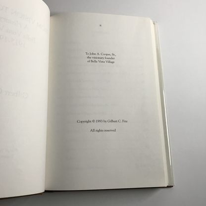 From Vision to Reality: A History of Bella Vista Village 1915-1993 - Gilbert C. Fite - Arkansas - 1993