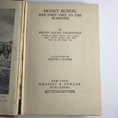 Honey Bunch: Her First Visit to the Seashore - Helen Louise Thorndyke - 1924