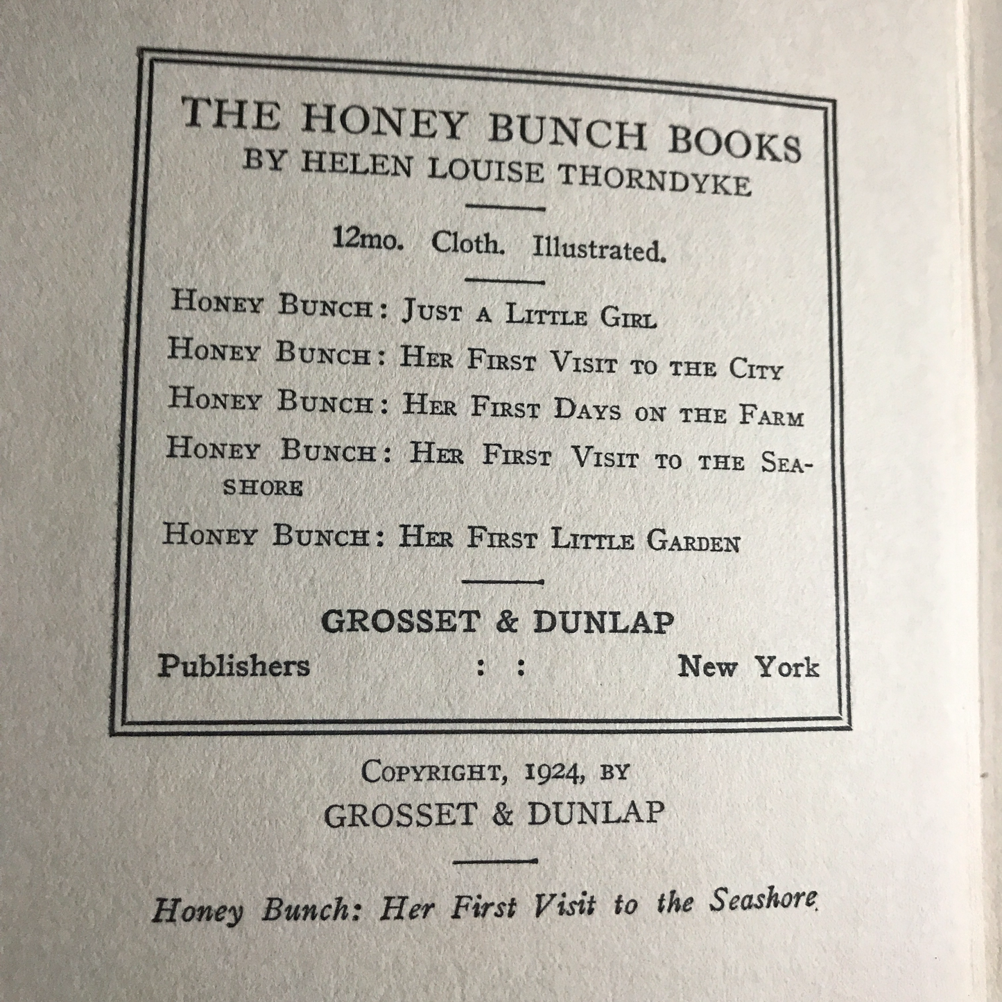 Honey Bunch: Her First Visit to the Seashore - Helen Louise Thorndyke - 1924