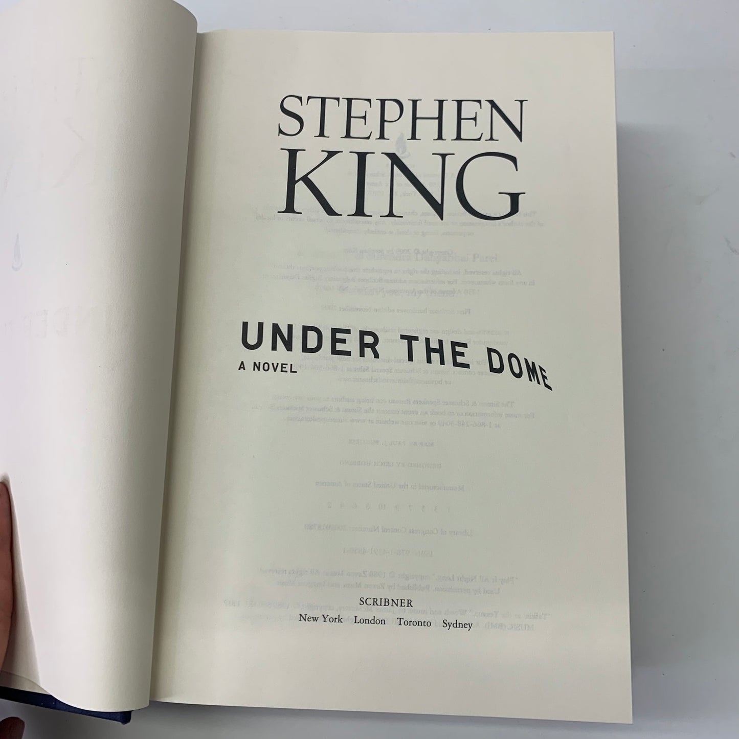 Under the Dome - Stephen King - 1st Edition - 2009