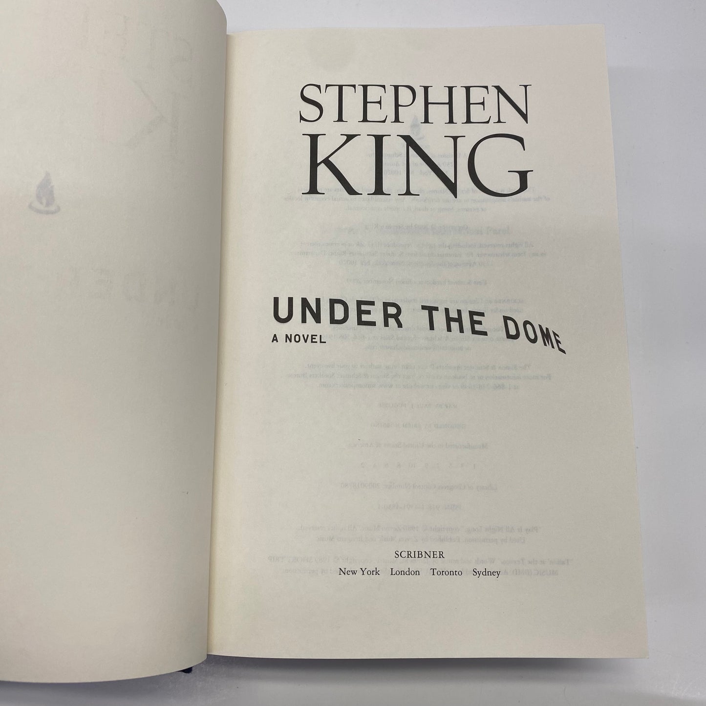 Under the Dome - Stephen King - 1st Edition - 2009