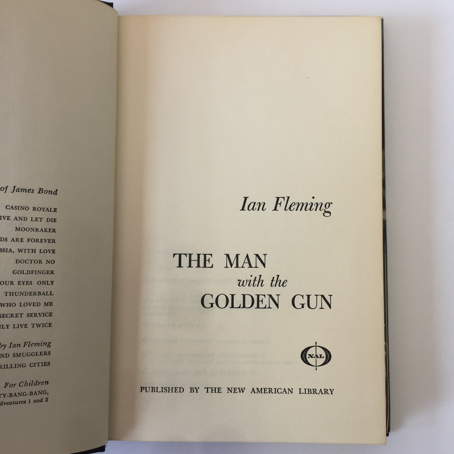 The Man with the Golden Gun - Ian Fleming - 1965