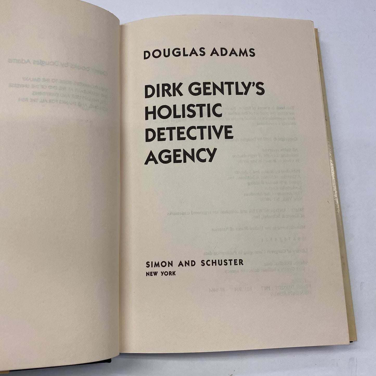 Dirk Gently’s Holistic Detective Agency - Douglas Adams - 1st Edition - 1987