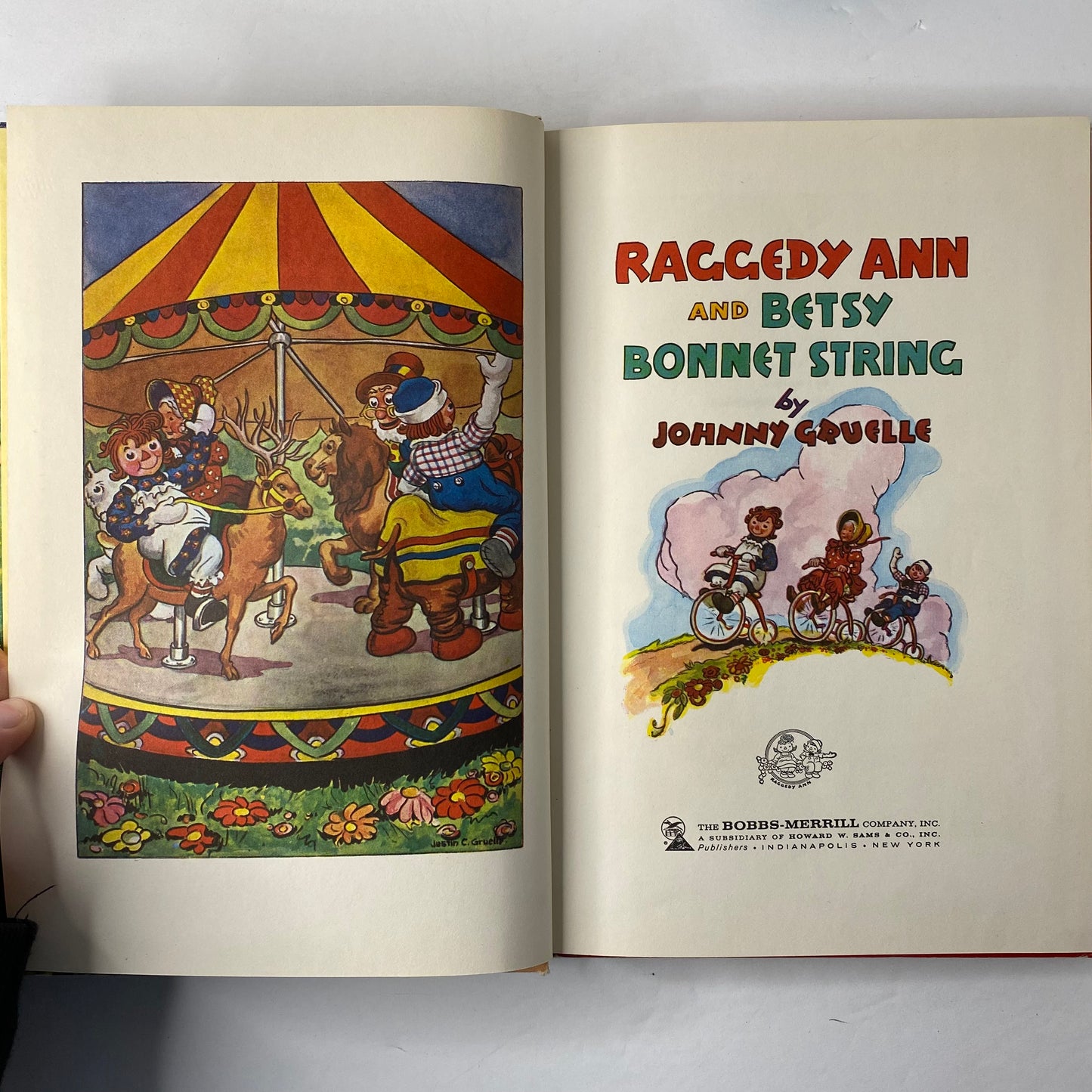 Raggedy Ann and Betsy Bonnet String - Johnny Gruelle - 1960
